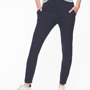 Athleta wander stash skinny pants 14